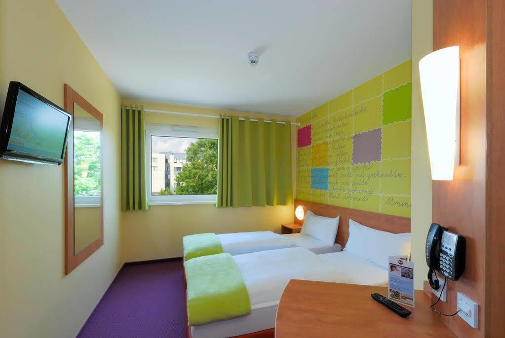 B&B Hotel Stuttgart-Vaihingen מראה חיצוני תמונה